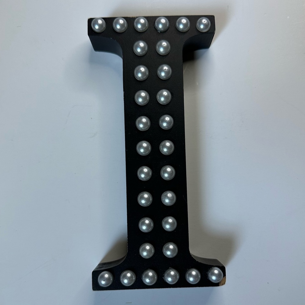 NWT Pearl Glam Glow Letter I Accent Decor